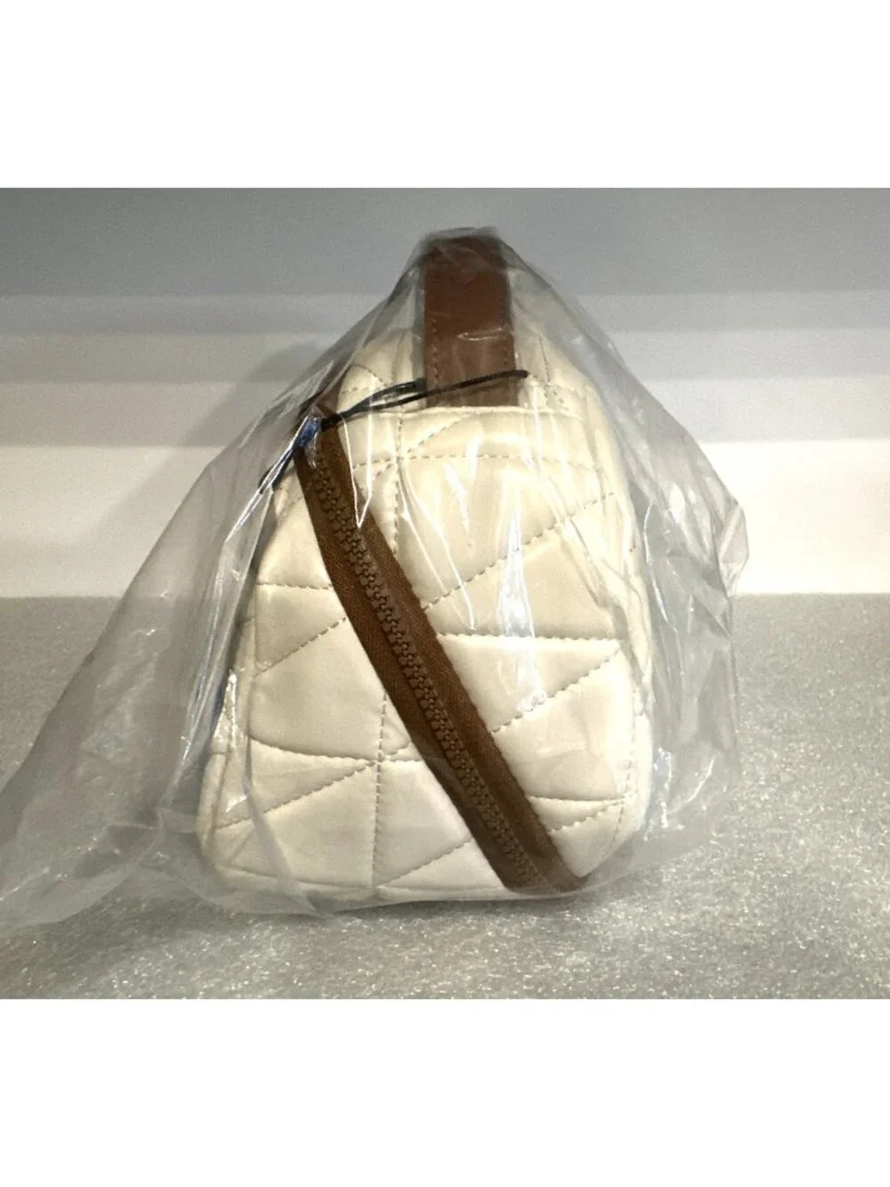 Steve Madden Cosmetic Case Travel Quilted Full Zip Handle 12
